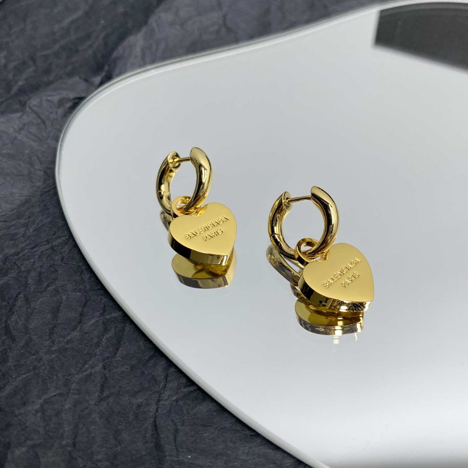 Balenciaga  Engraved Heart Earrings - EUR FASHION