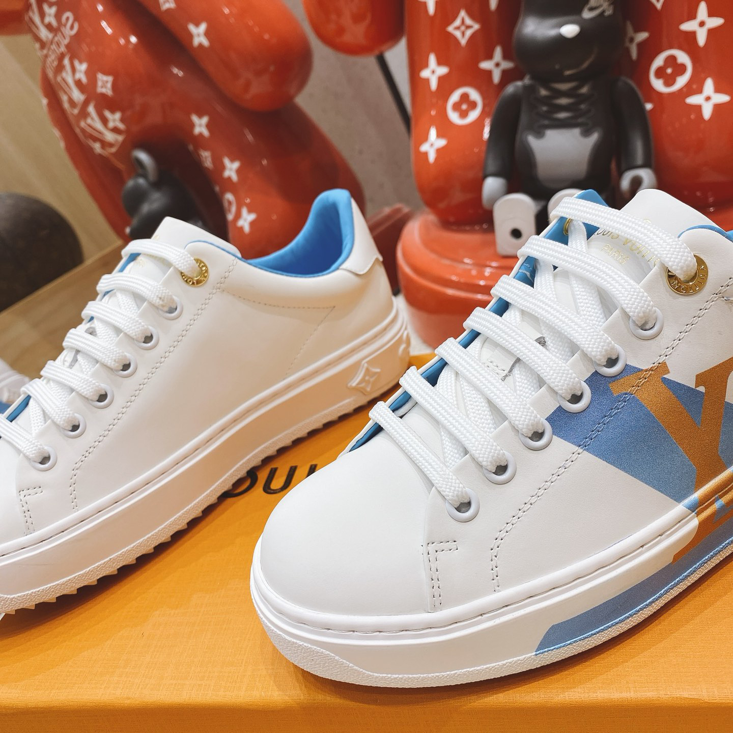 Louis Vuitton Logo Sneaker - EUR FASHION