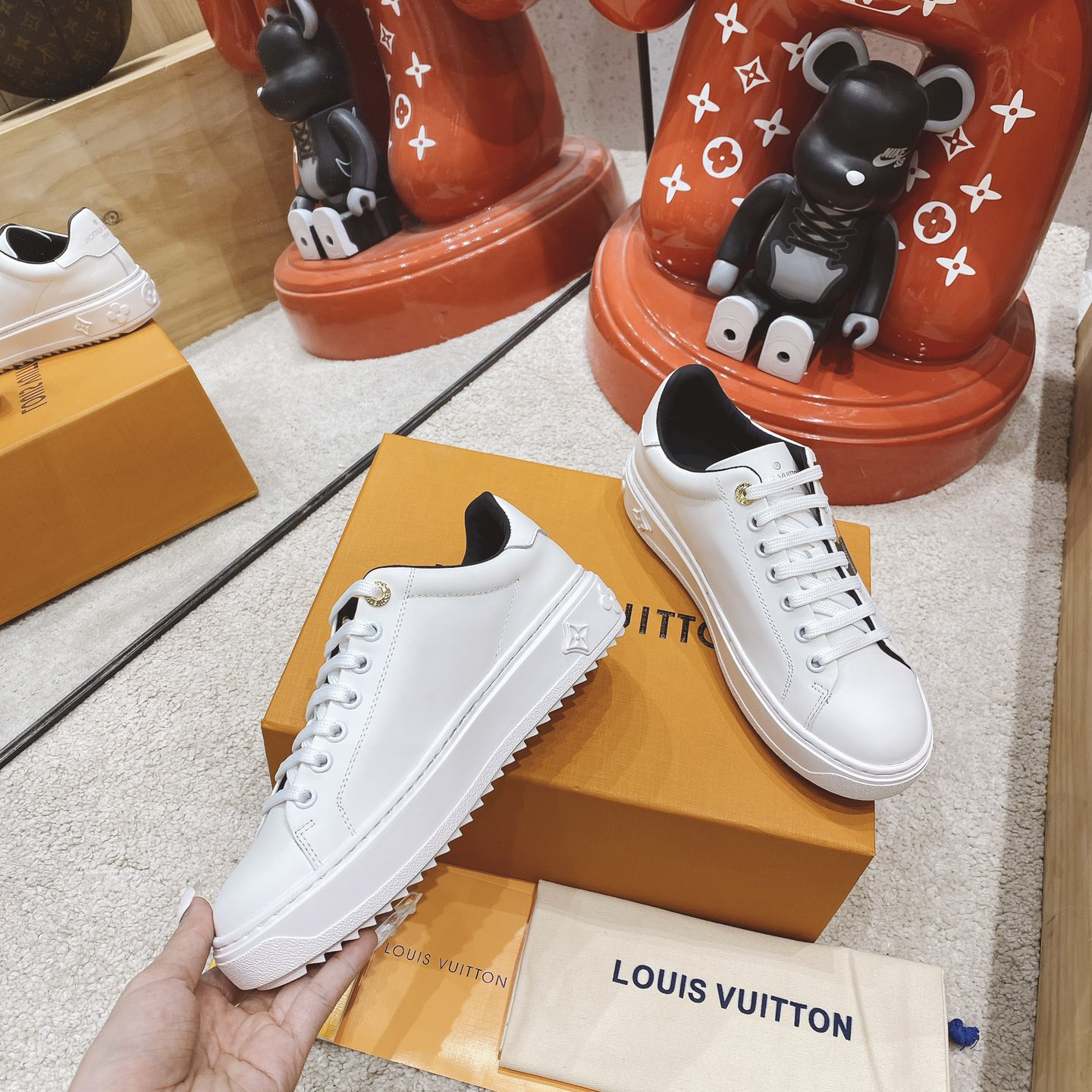 Louis Vuitton Logo Sneaker - EUR FASHION