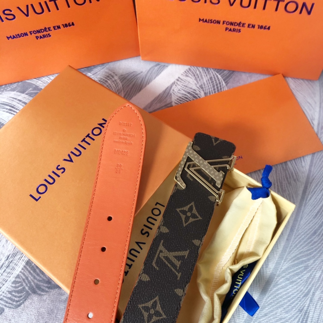 Louis Vuitton LV Pyramide Cities Exclusive 40MM Reversible Belt—Chicago - EUR FASHION