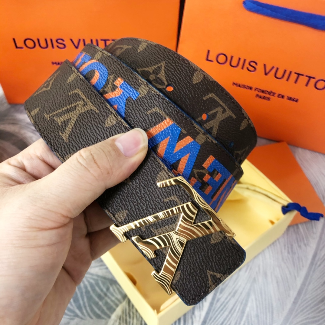 Louis Vuitton LV Pyramide Cities Exclusive 40MM Reversible Belt—New York - EUR FASHION