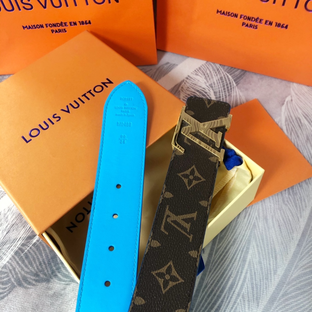 Louis Vuitton LV Pyramide Cities Exclusive 40MM Reversible Belt—New York - EUR FASHION