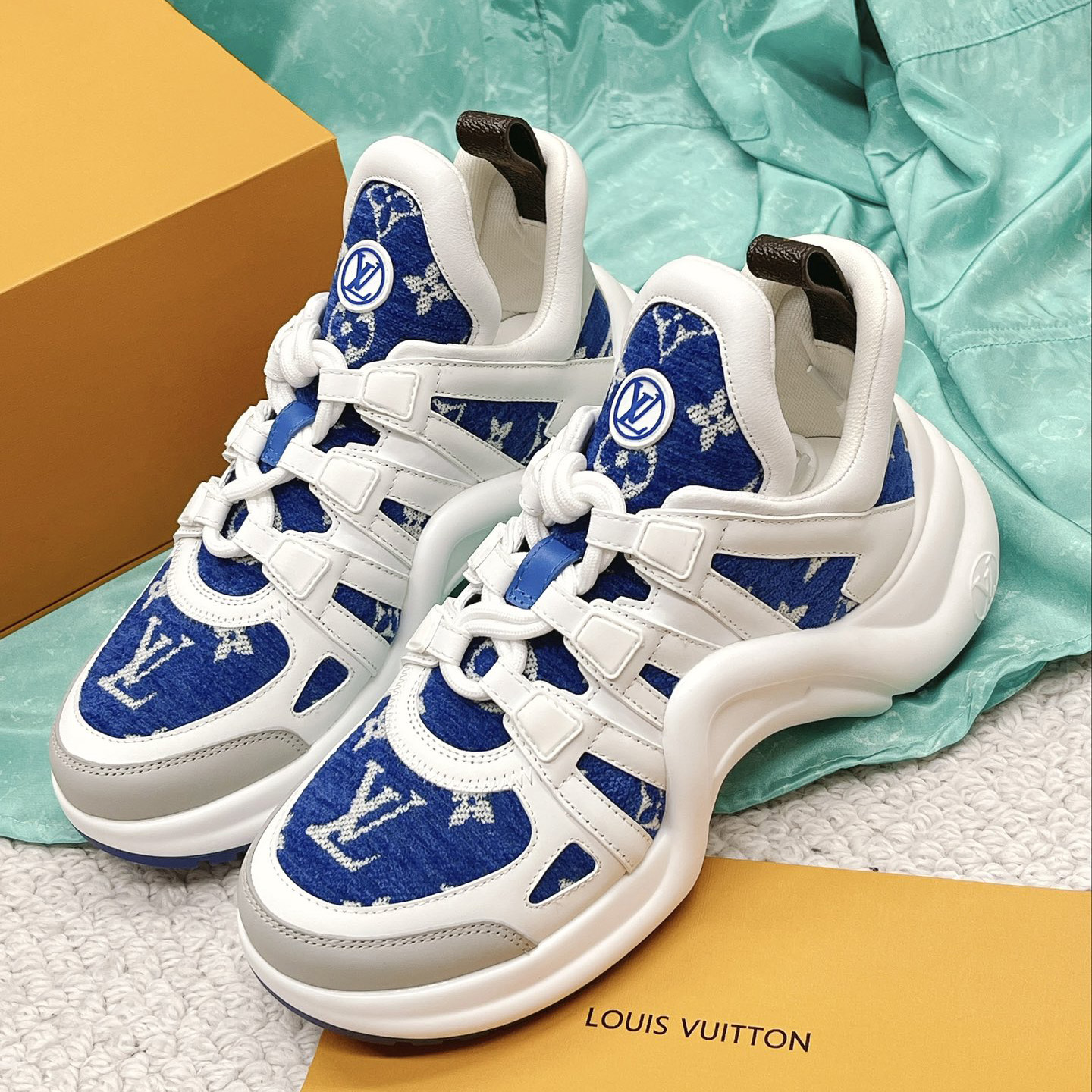 Louis Vuitton LV Archlight Sneaker     1AACTY - EUR FASHION