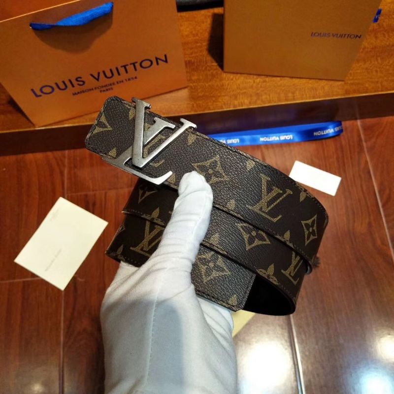 Louis Vuitton LV Initiales 40MM Reversible      M9821U - EUR FASHION