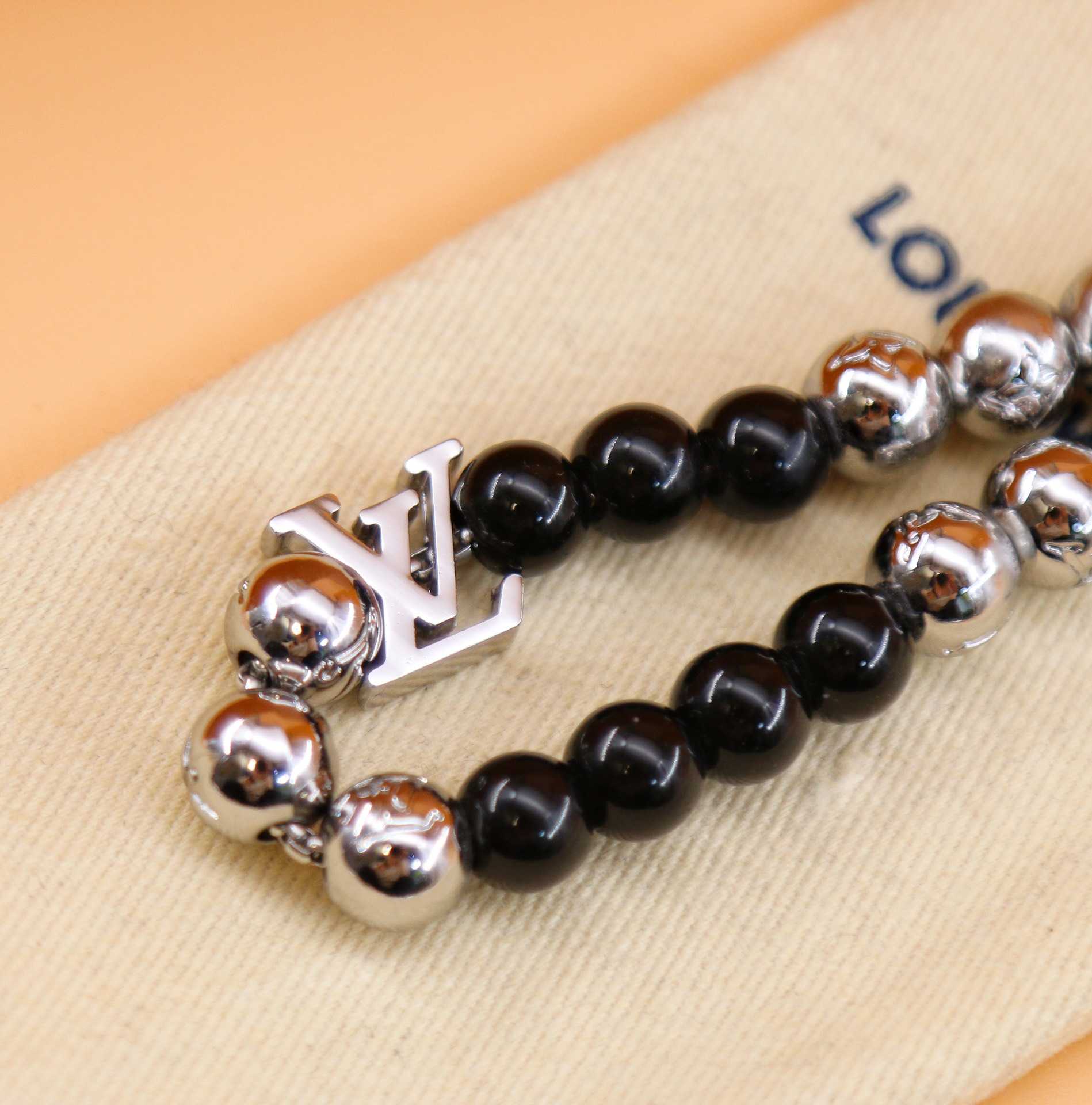 Louis Vuitton Monogram Beads Bracelet   M00512 - EUR FASHION