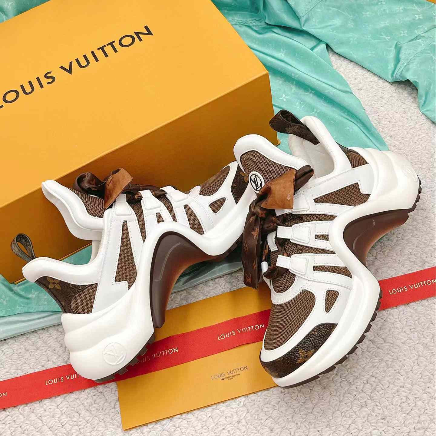 Louis Vuitton LV Archlight Sneaker  (upon uk size)     1AACQC - EUR FASHION