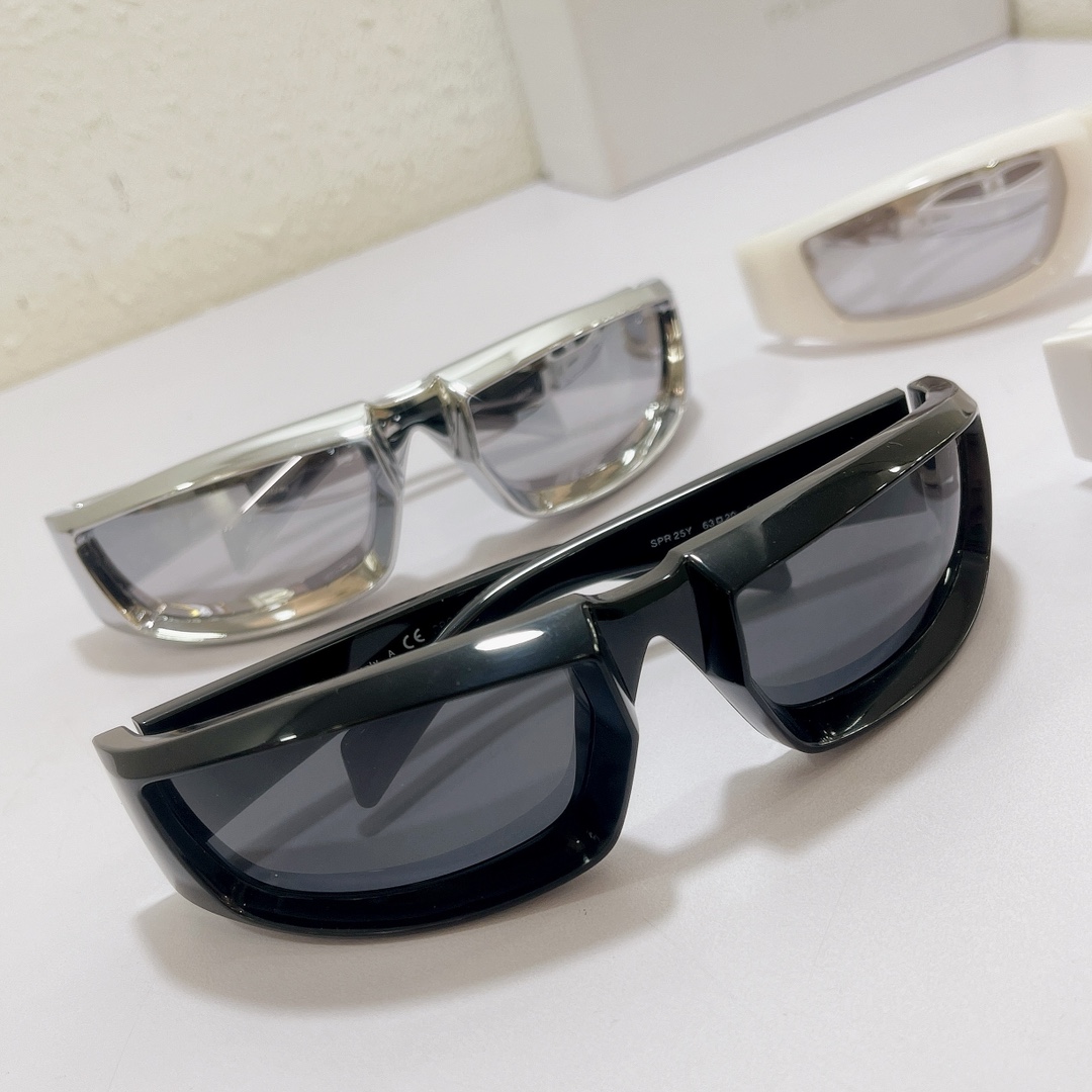 Prada Sunglasses          SPR 25Y - EUR FASHION