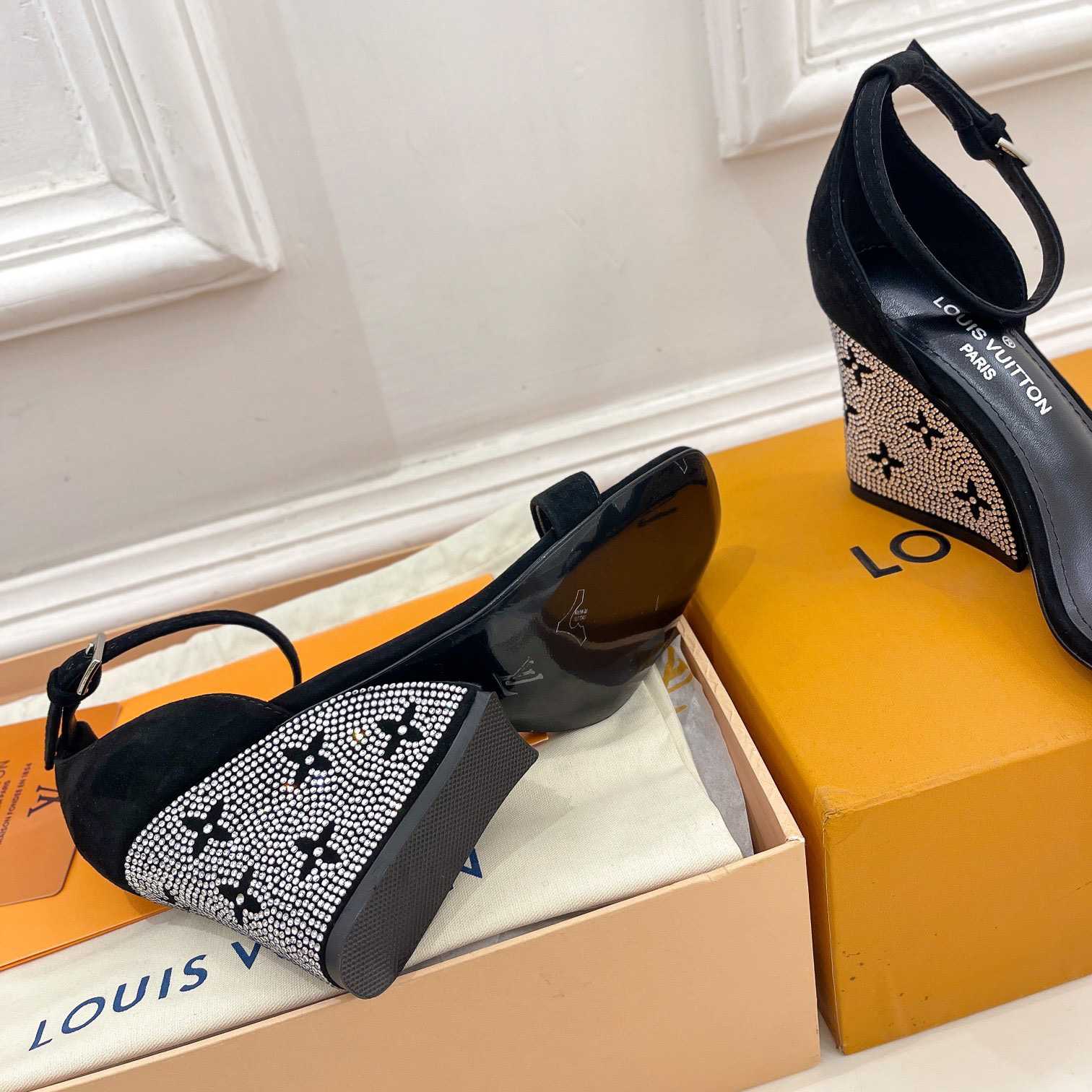 Louis Vuitton Appeal Wedge Sandal       1AACNU - EUR FASHION