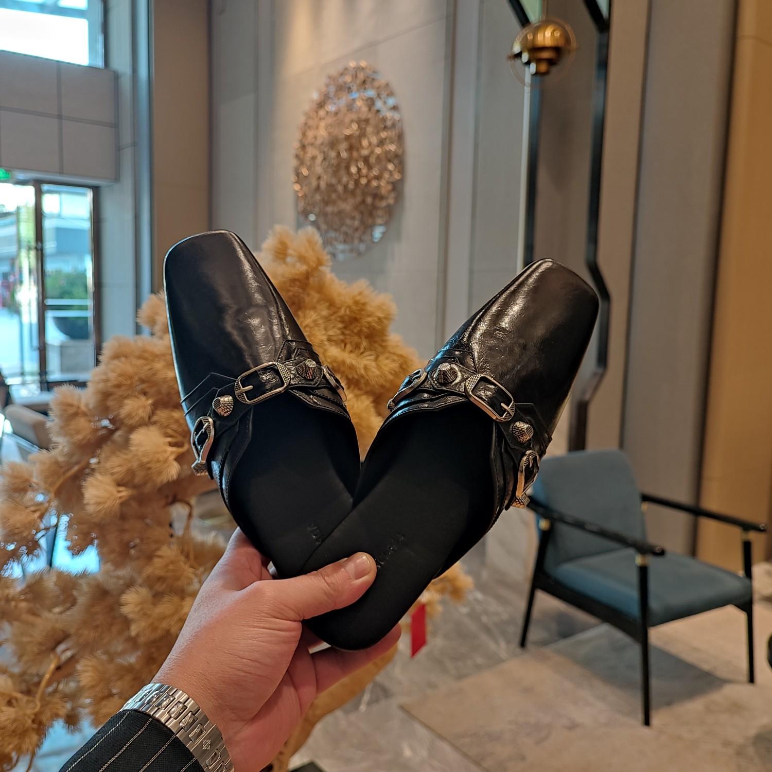 Balenciaga Women's Cosy Cagole Mule In Black - EUR FASHION
