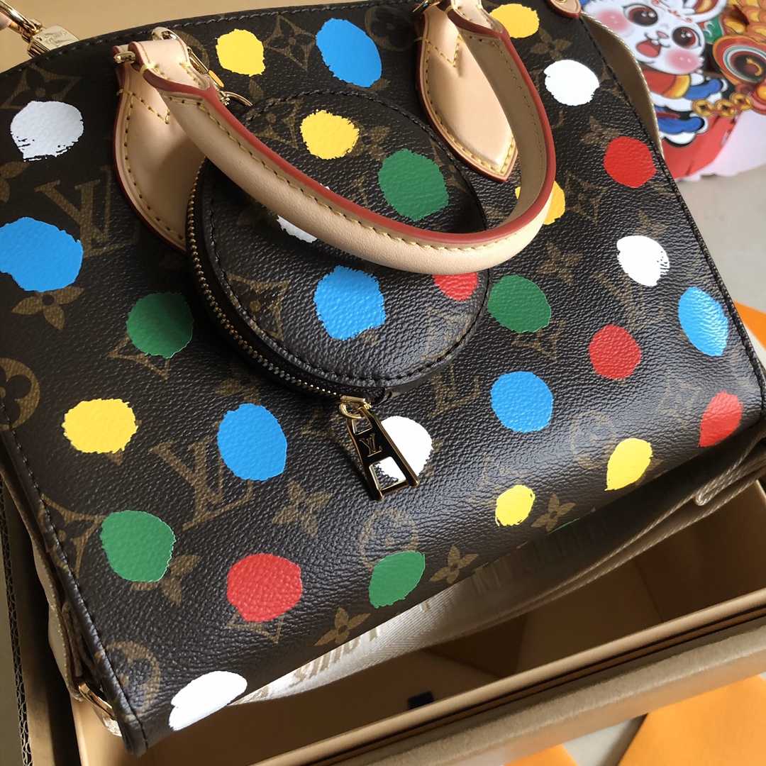 Louis Vuitton LV x YK OnTheGo PM​ (25 x 19 x 11.5 CM)   M46380 - EUR FASHION