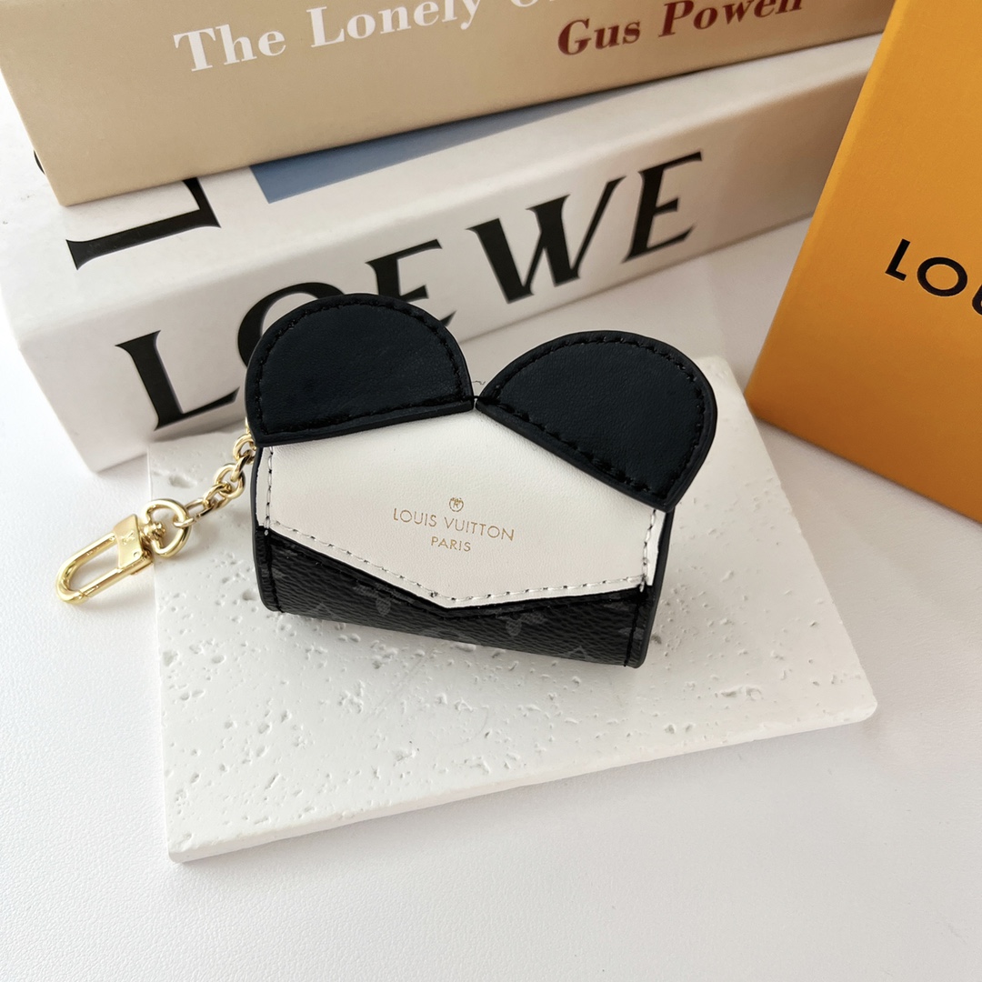 Louis Vuitton Panda Earpods Case    GI0861 - EUR FASHION