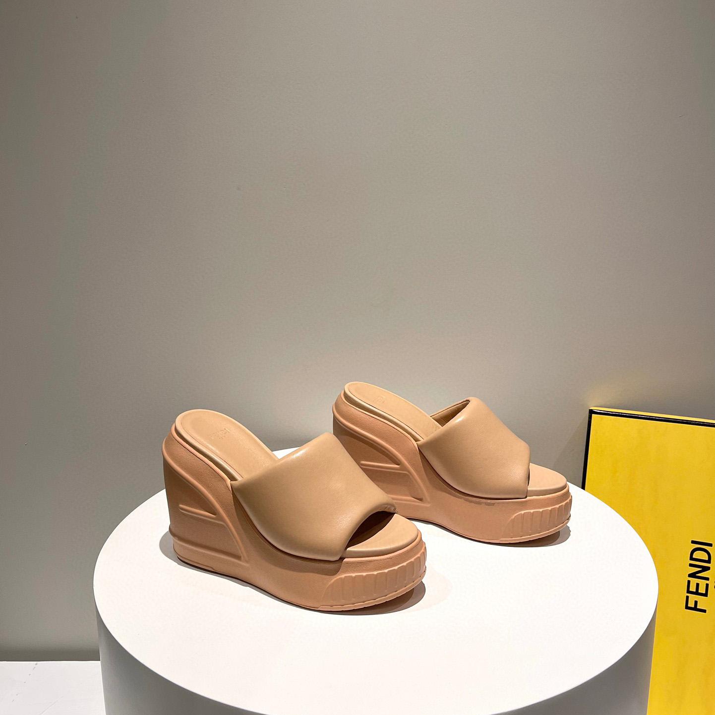 Fendi Fashion Show Beige Nappa Leather Slides - EUR FASHION