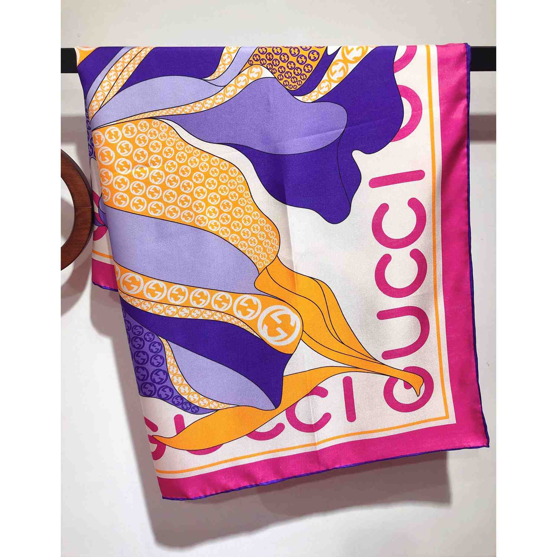 Gucci Maxi Flower Print Silk Scarf - EUR FASHION