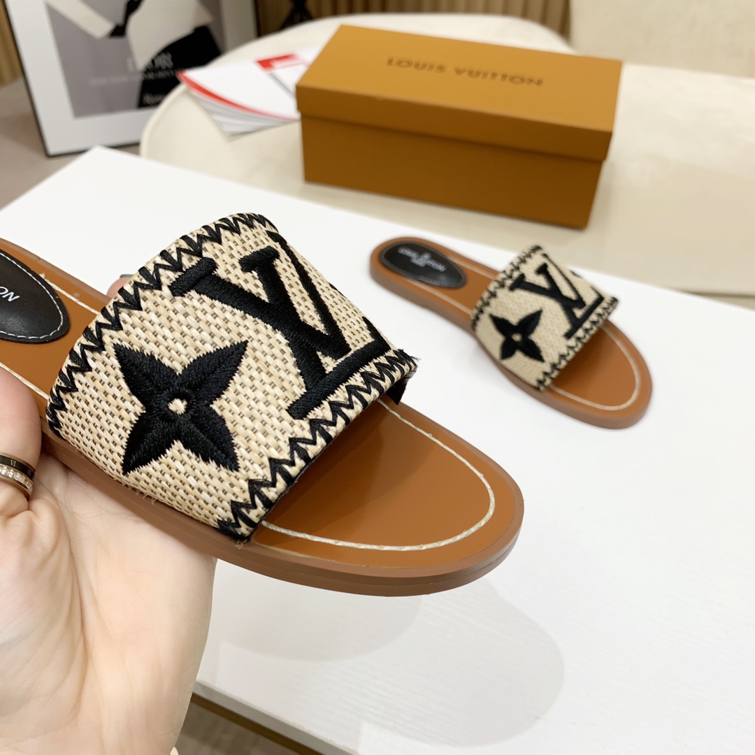 Louis Vuitton Lock It Flat Mule - EUR FASHION