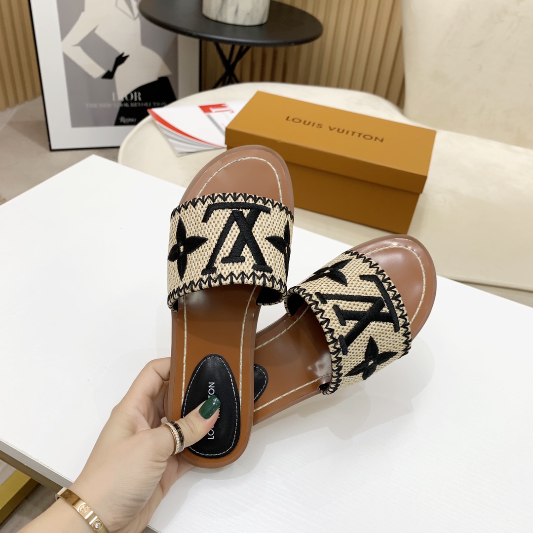 Louis Vuitton Lock It Flat Mule - EUR FASHION