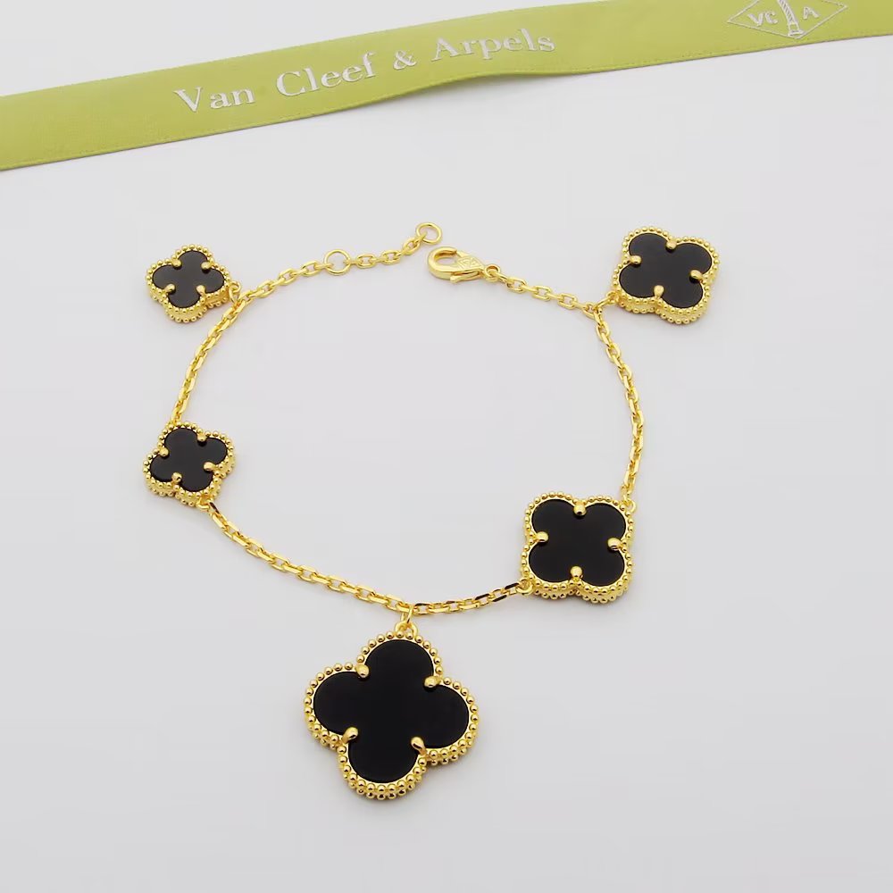 Van Cleef & Arpels Bracelet - EUR FASHION