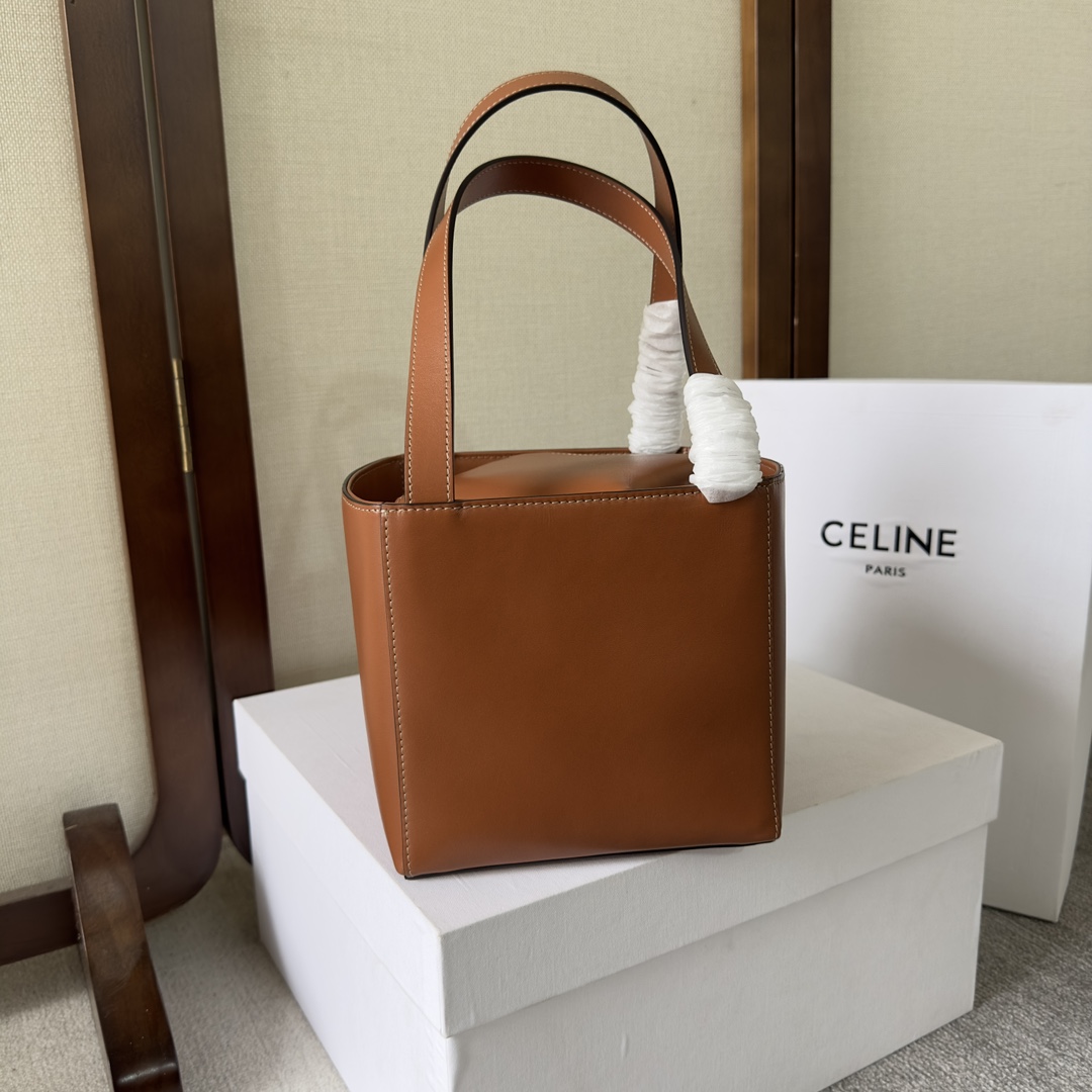 Celine Cube Bag Cuir Triomphe In Shiny Calfskin (15-15-15cm) - EUR FASHION