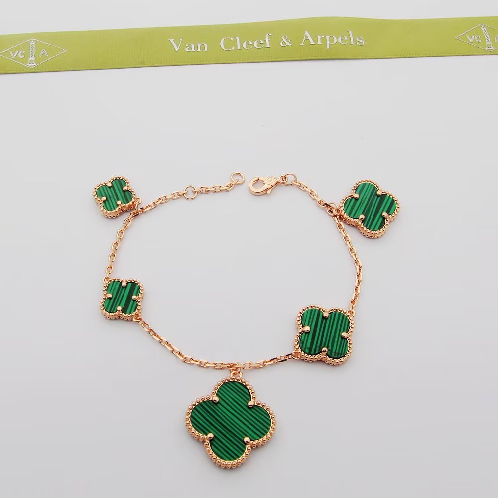 Van Cleef & Arpels Bracelet - EUR FASHION