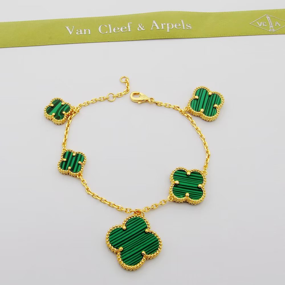 Van Cleef & Arpels Bracelet - EUR FASHION