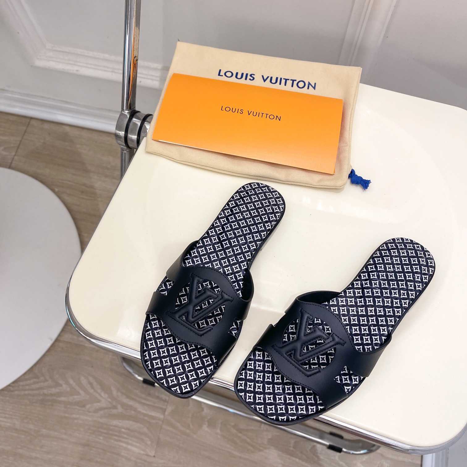 Louis Vuitton LV Isola Flat Mule - EUR FASHION