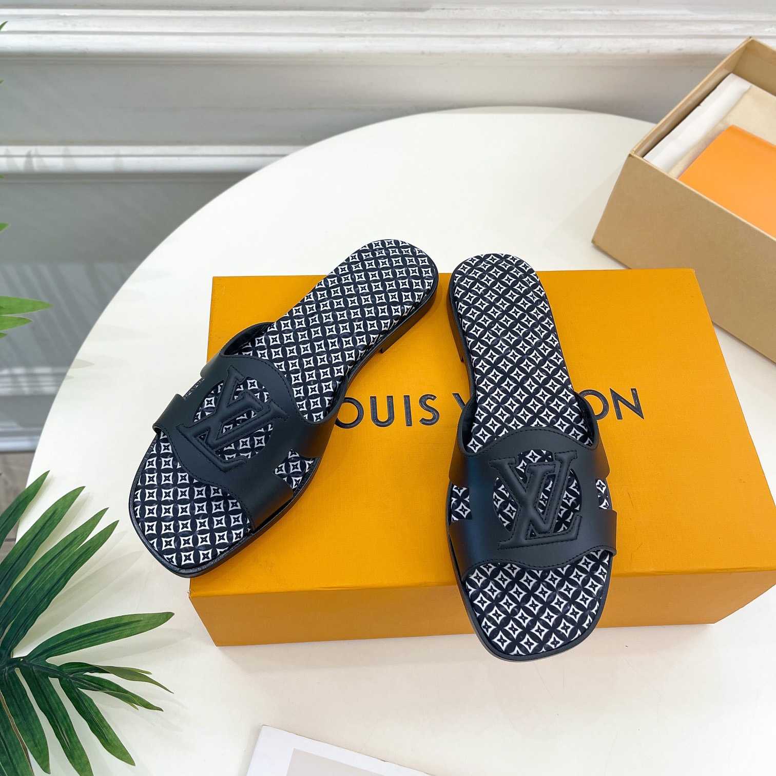 Louis Vuitton LV Isola Flat Mule - EUR FASHION