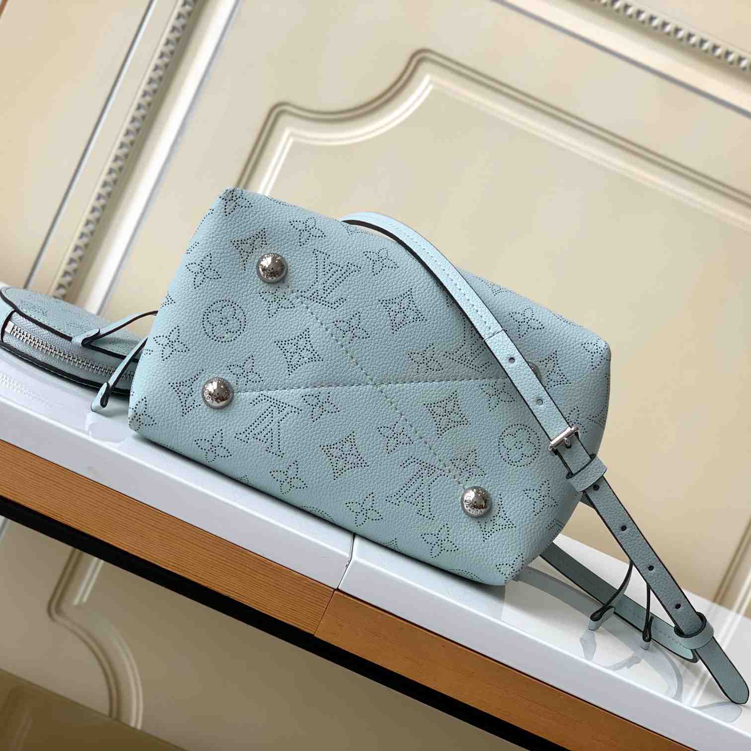 Louis Vuitton Bella Blue Denim Mahina  (19 x 22 x 14cm)    M22198 - EUR FASHION