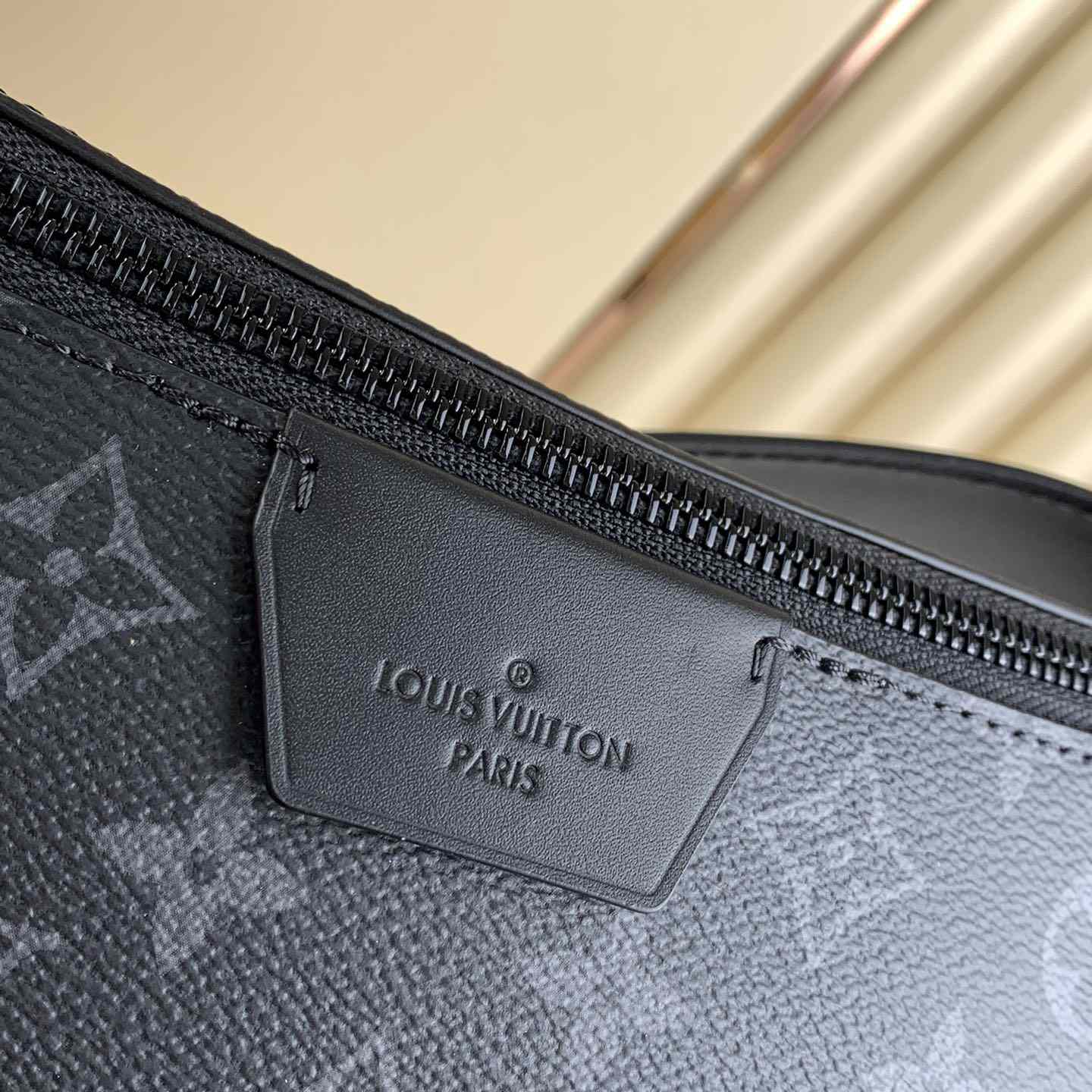 Louis Vuitton LV Moon Crossbody (24.5 x 16 x4.5cm)  M23835 - EUR FASHION