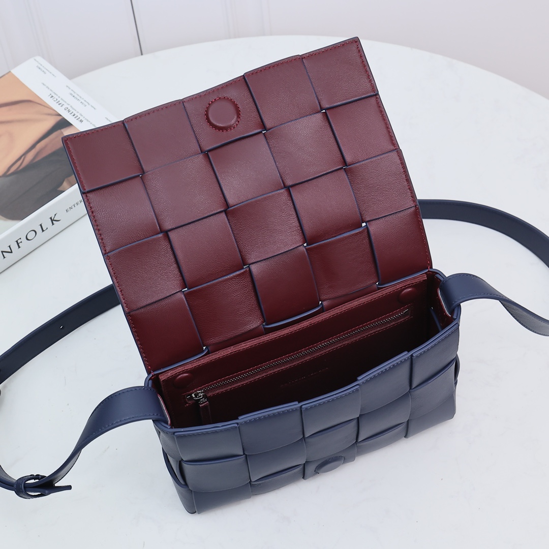 Bottega Veneta Cassette - EUR FASHION