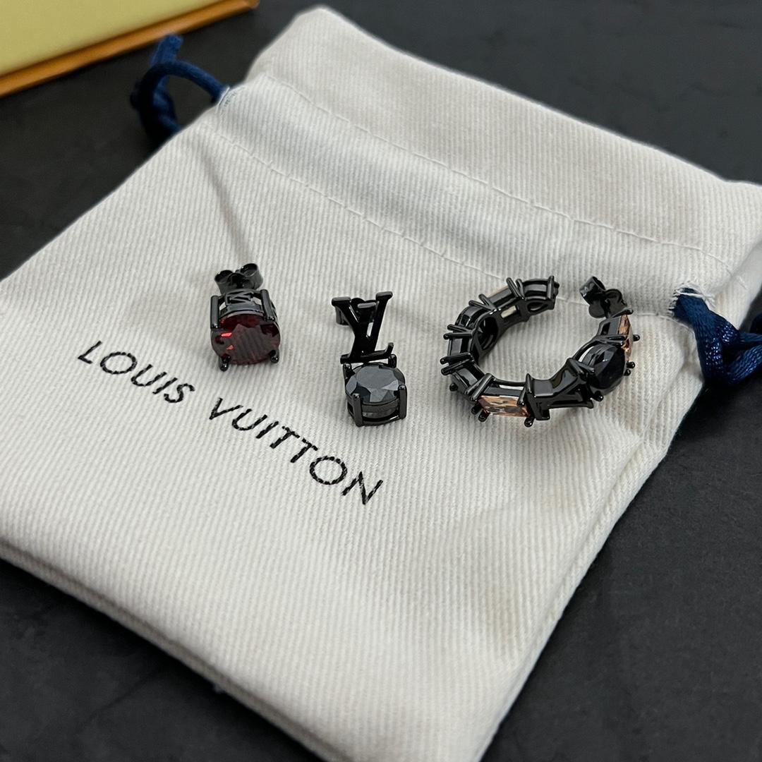 Louis Vuitto LV Light Set Of Earrings     M01405 - EUR FASHION