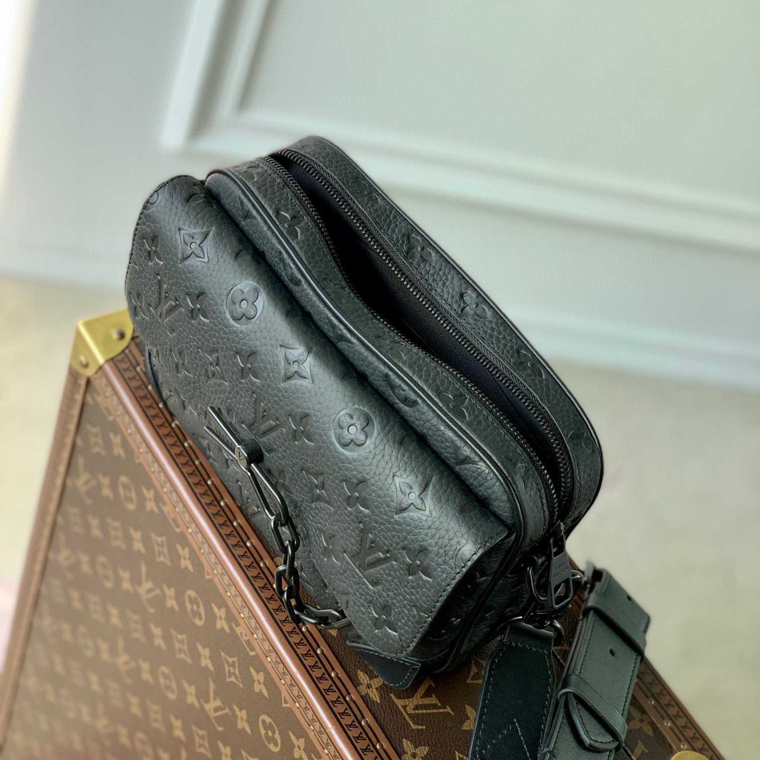 Louis Vuitton Steamer Messenger       M23742 - EUR FASHION