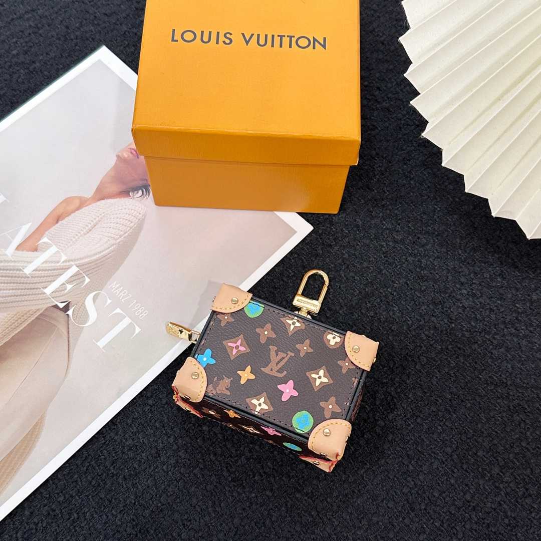 Louis Vuitton Monogram Craggy Trunk Key Holder and Bag Charm   M01943 - EUR FASHION