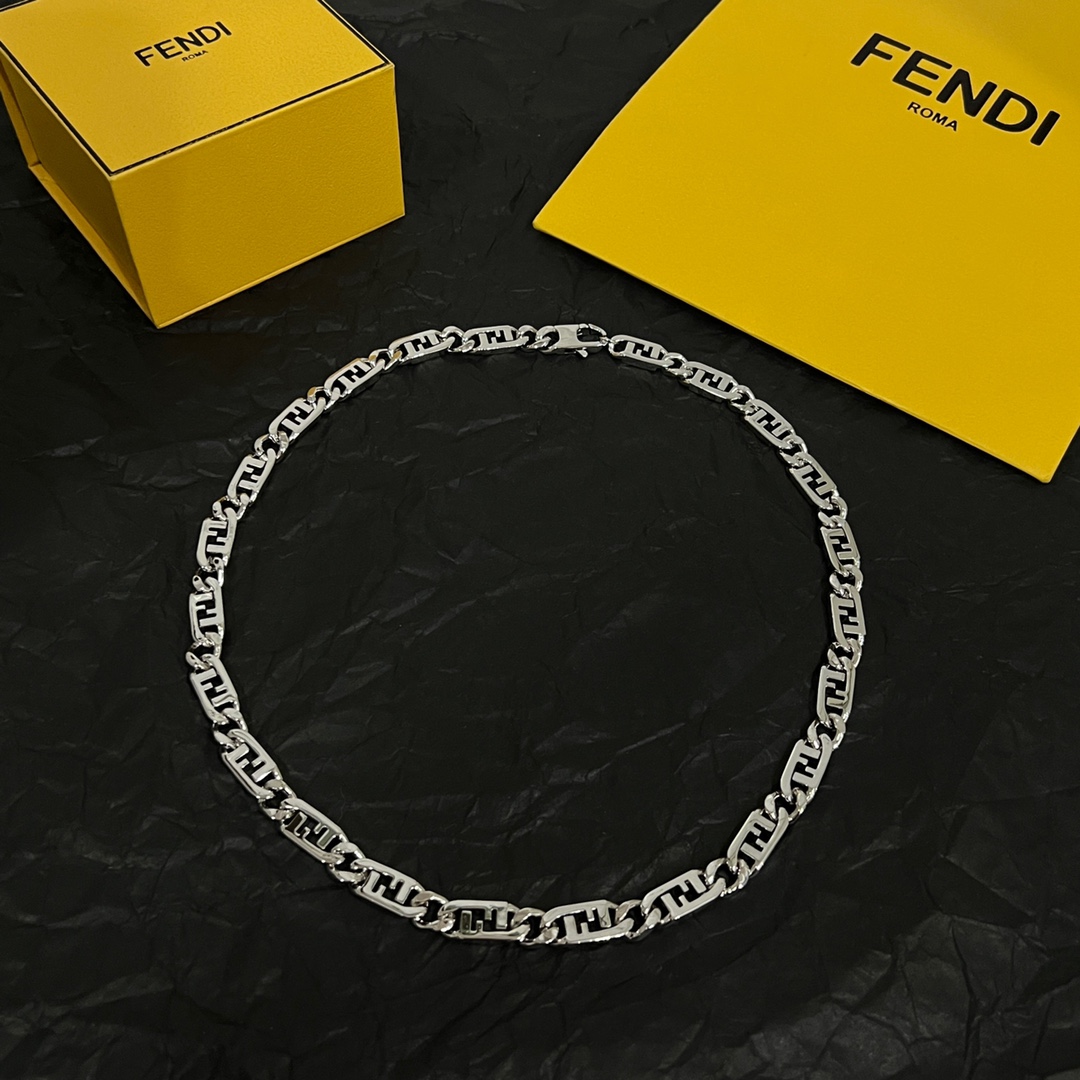 Fendi O’Lock Necklace - EUR FASHION