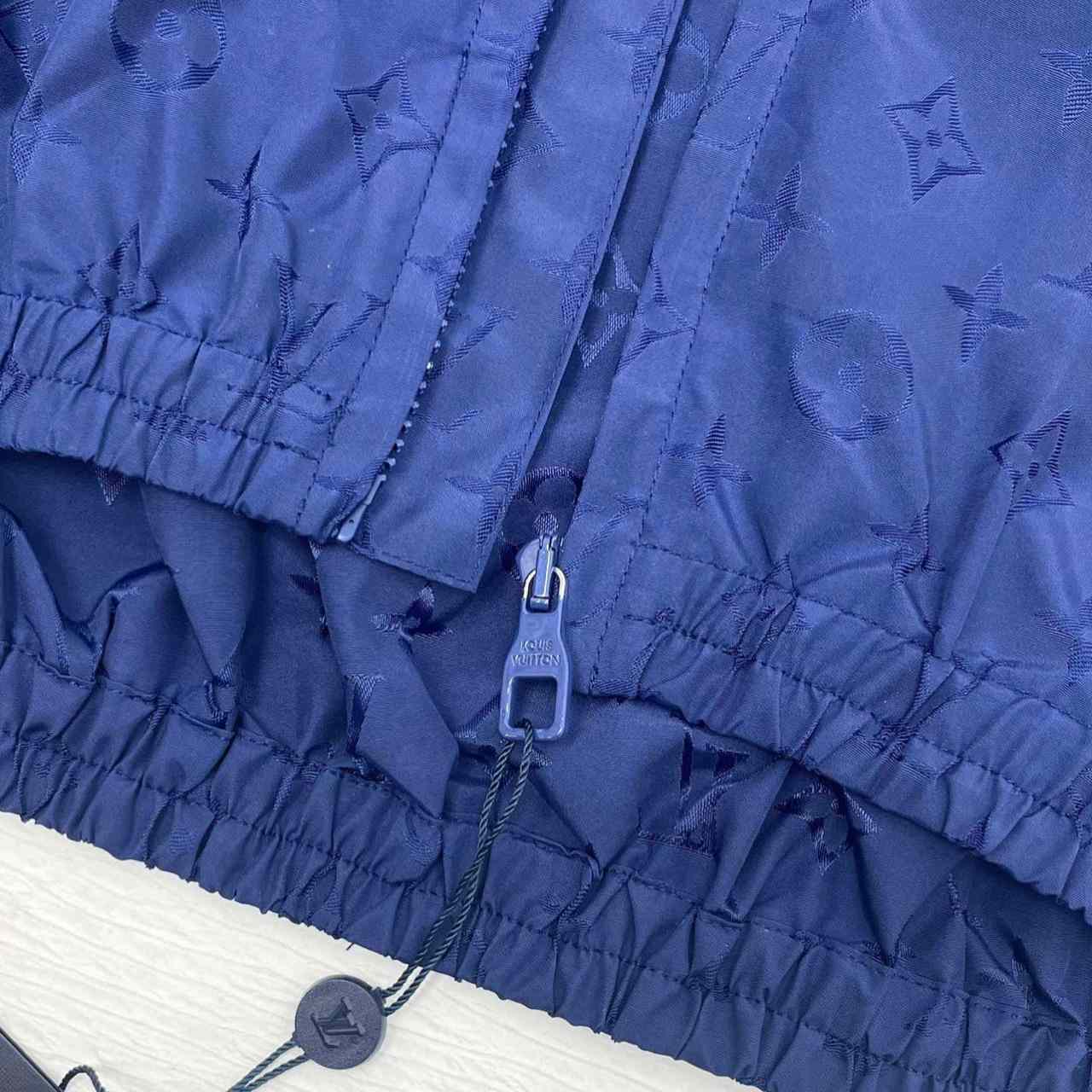 Louis Vuitton LV x YK Monogram Faces Windbreaker    1AB7MQ - EUR FASHION