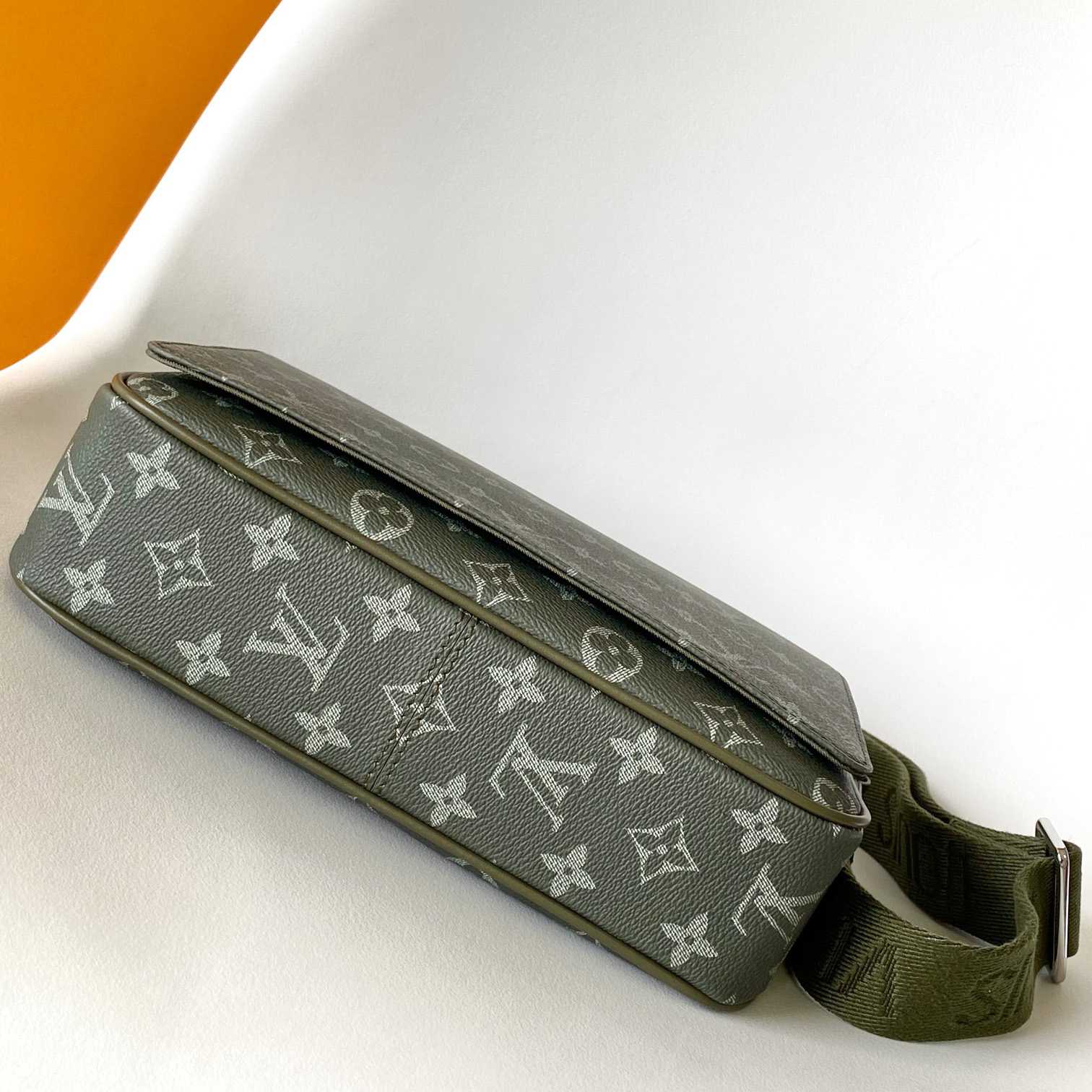 Louis Vuitton District PM   M11593 - EUR FASHION