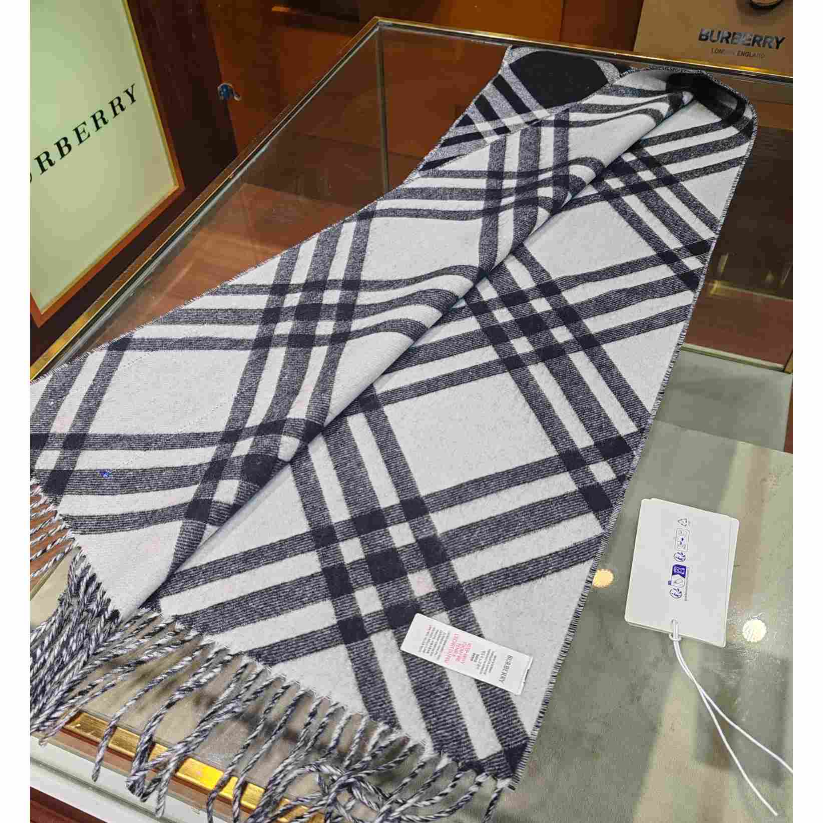 Burberry Check Cashmere Scarf - EUR FASHION