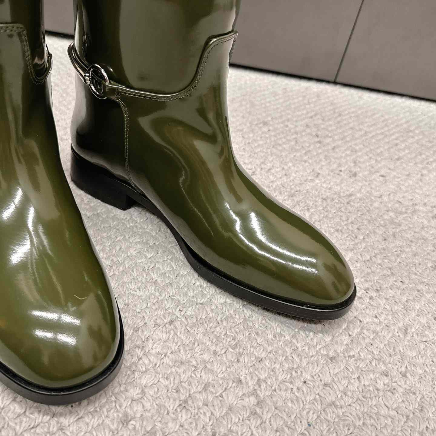 Gucci Women's Slim Horsebit Boot - EUR FASHION