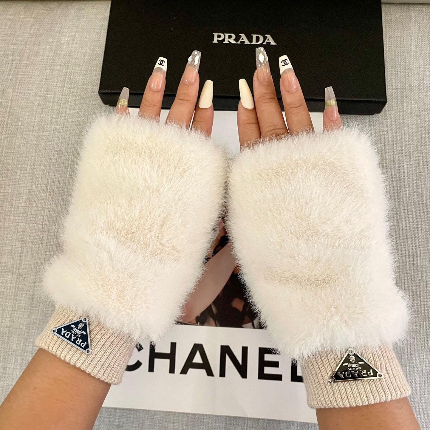 Prada Gloves  - EUR FASHION