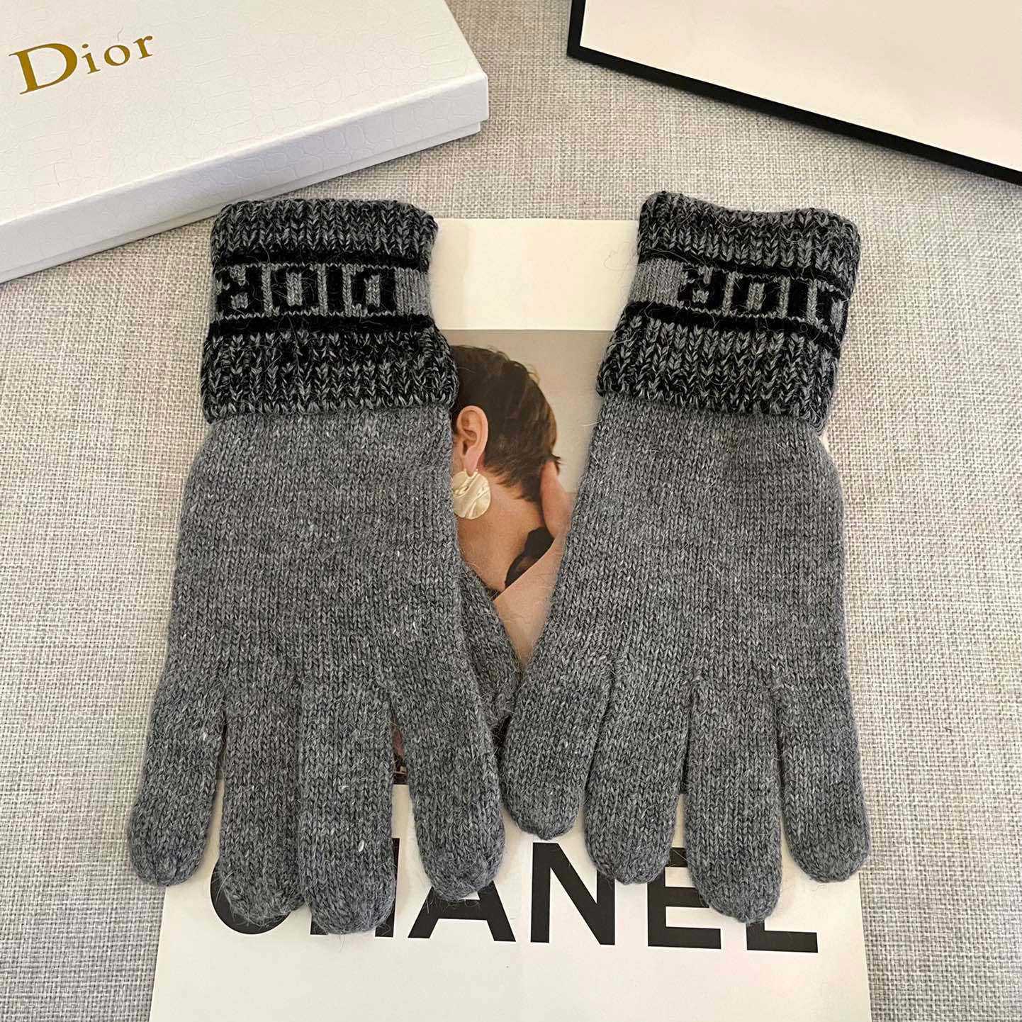 Dior Gloves  - EUR FASHION