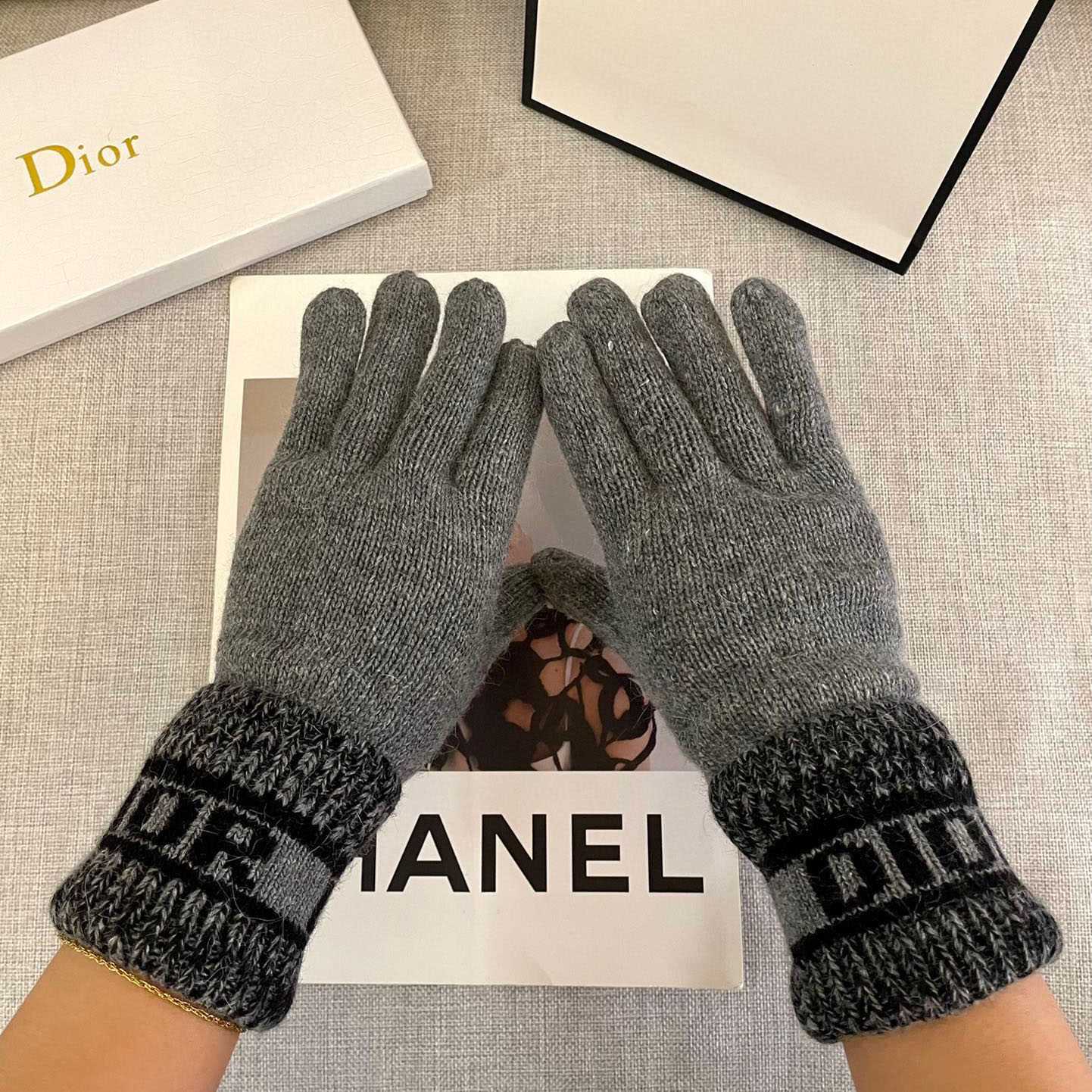 Dior Gloves  - EUR FASHION