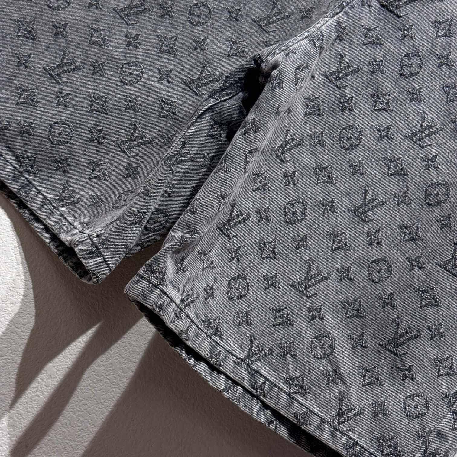 Louis Vuitton Monogram  Shorts - EUR FASHION