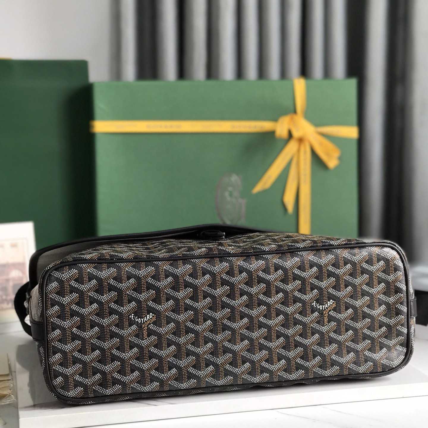 Goyard Capetien MM Messenger Bag   - EUR FASHION