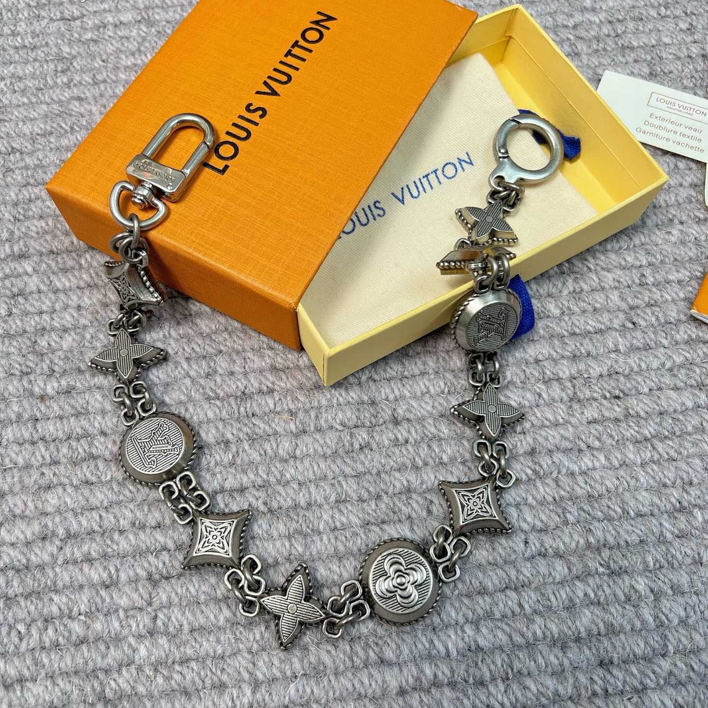 Louis Vuitton Western Chain Belt And Bag Charm   M02031 - EUR FASHION