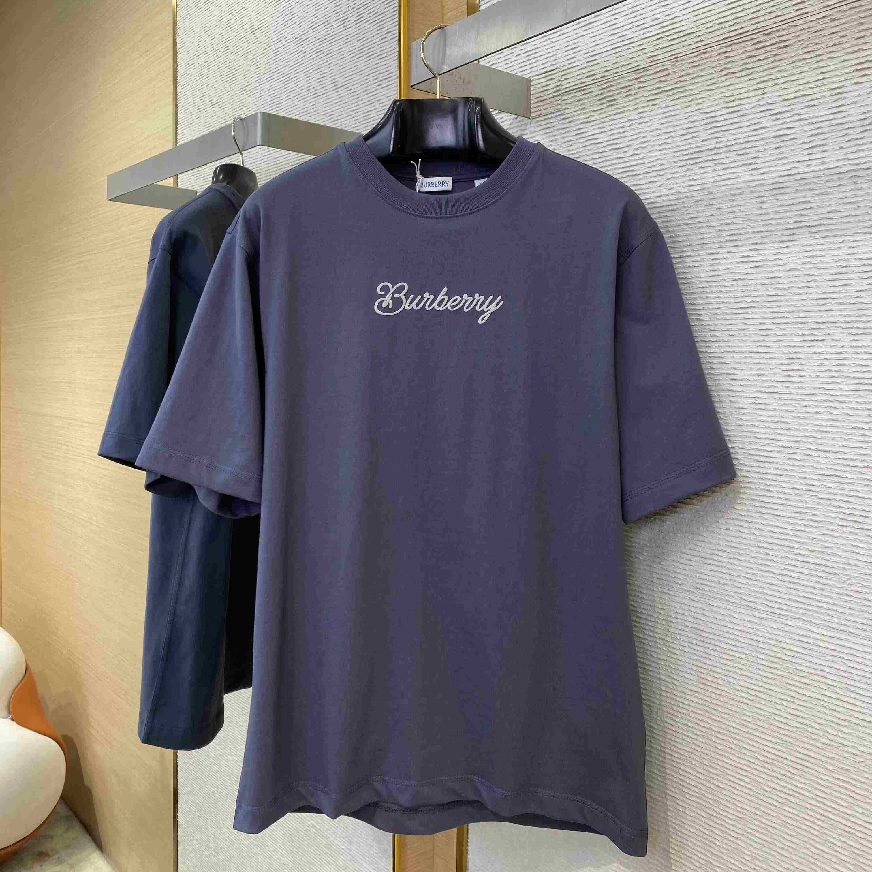 Burberry Surfer Knight Cotton T-shirt - EUR FASHION