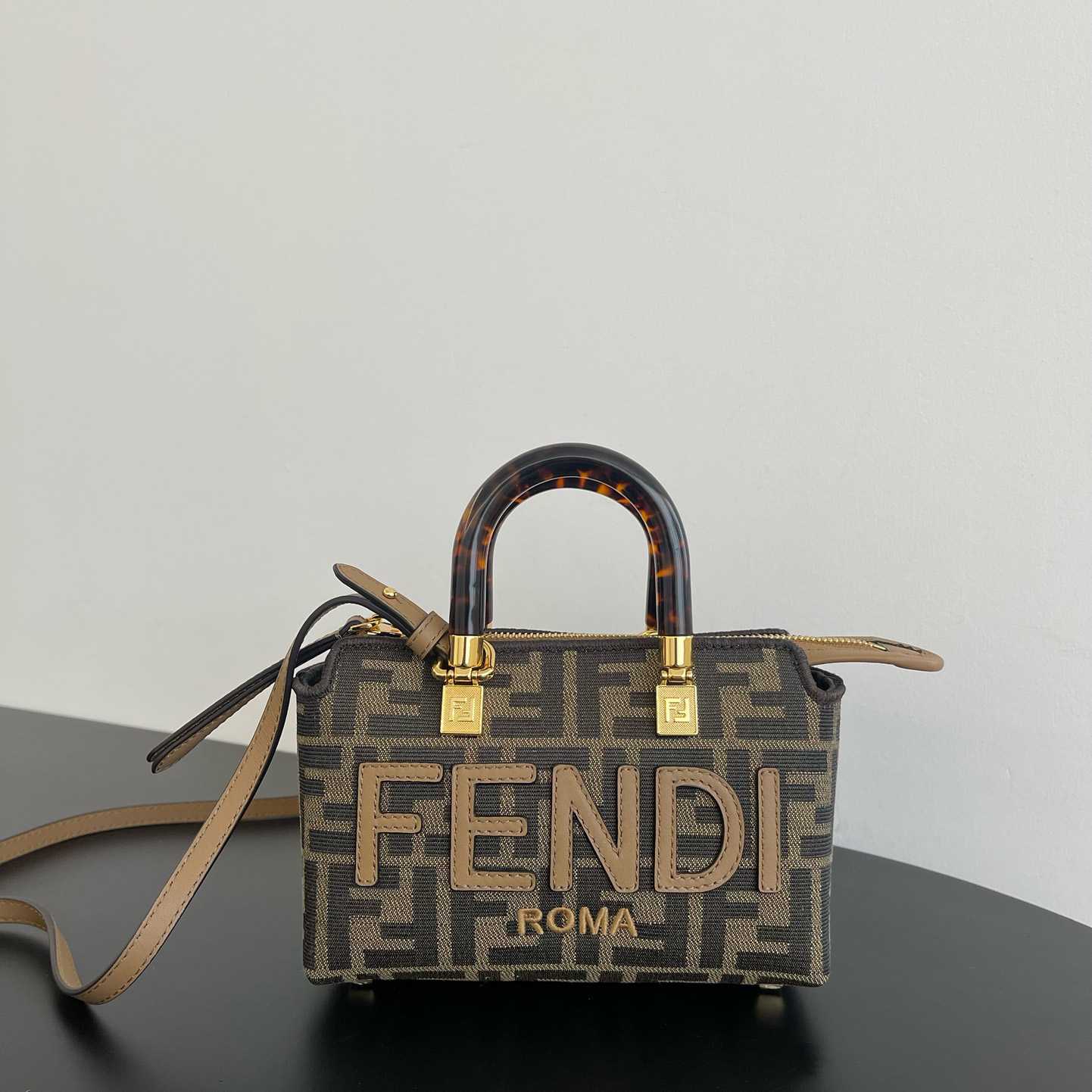 Fendi By The Way Tote Bag （17.5x18x8cm） - EUR FASHION