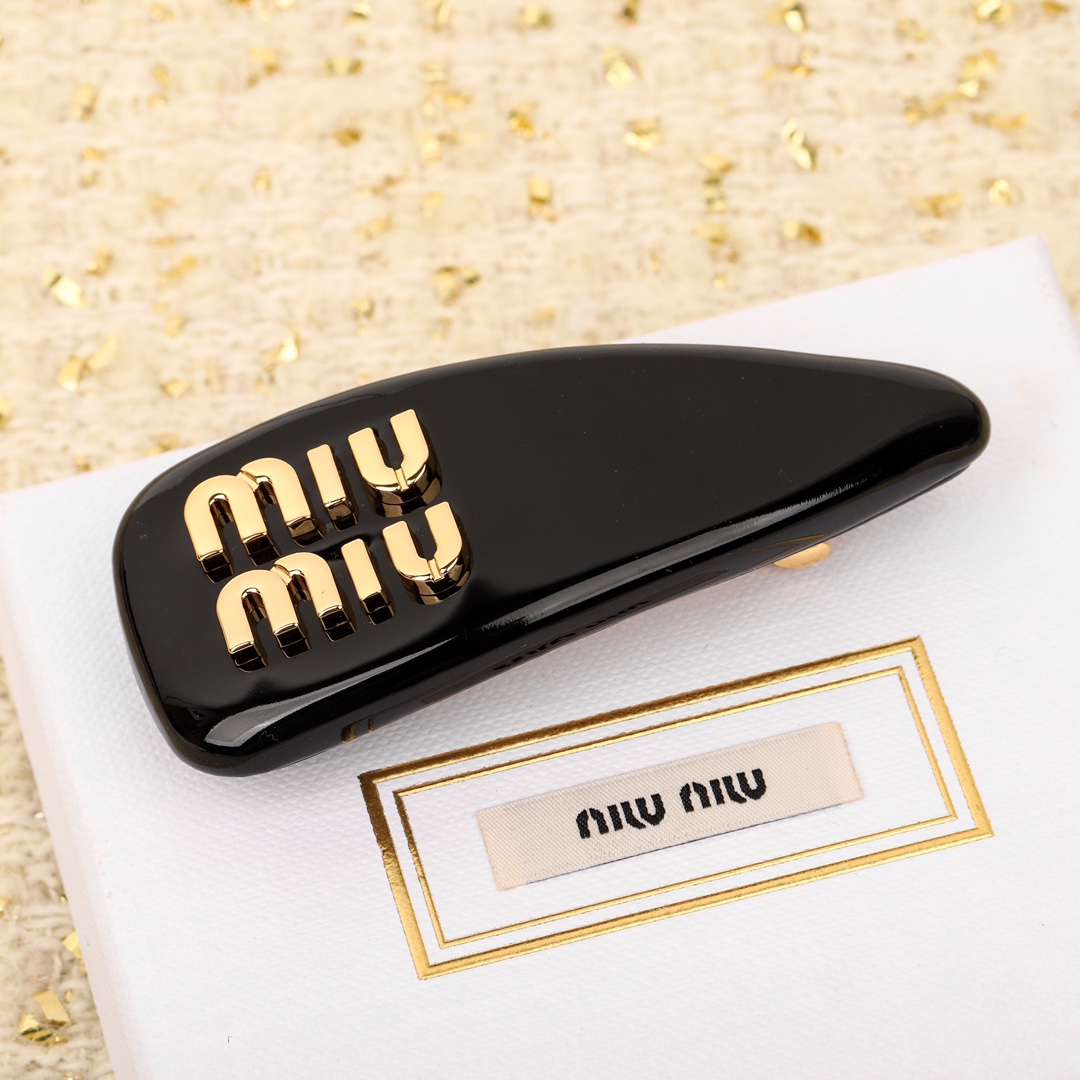 Miu Miu Patent-leather Hair Clip - EUR FASHION