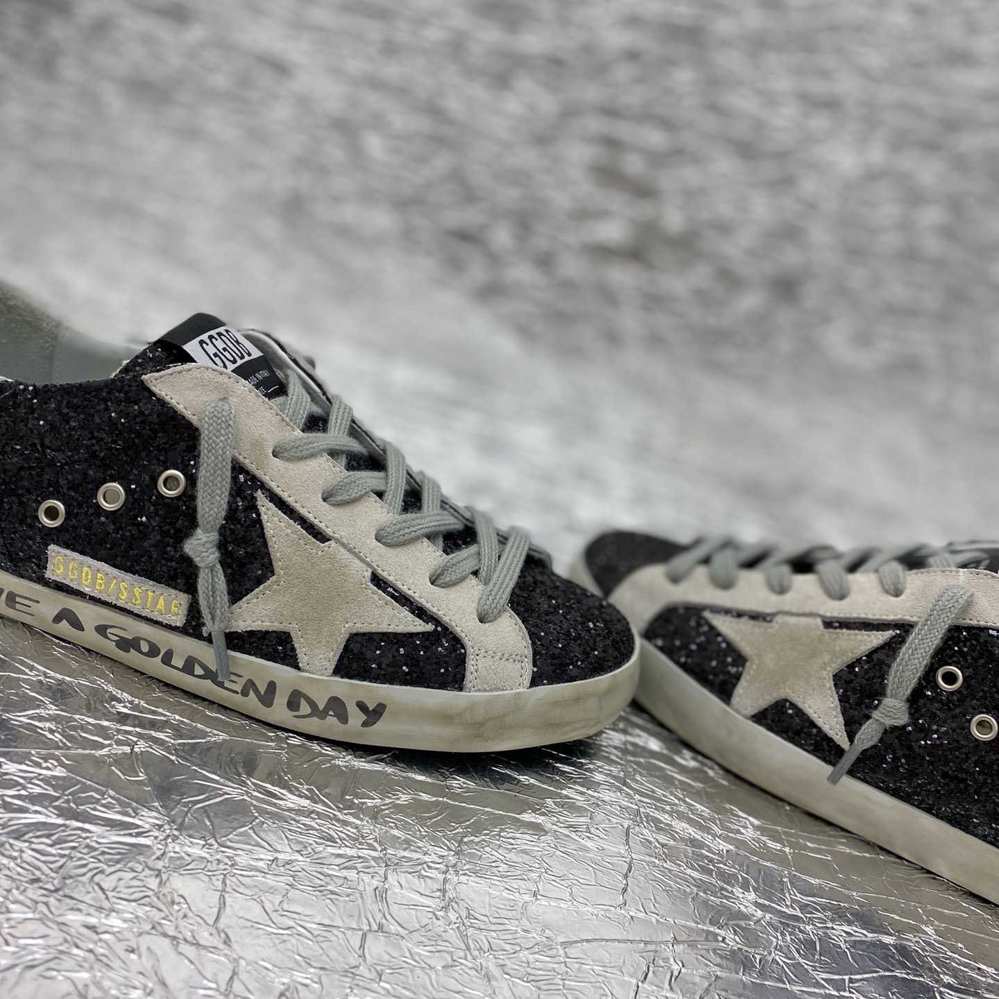 Golden Goose Sneakers - EUR FASHION