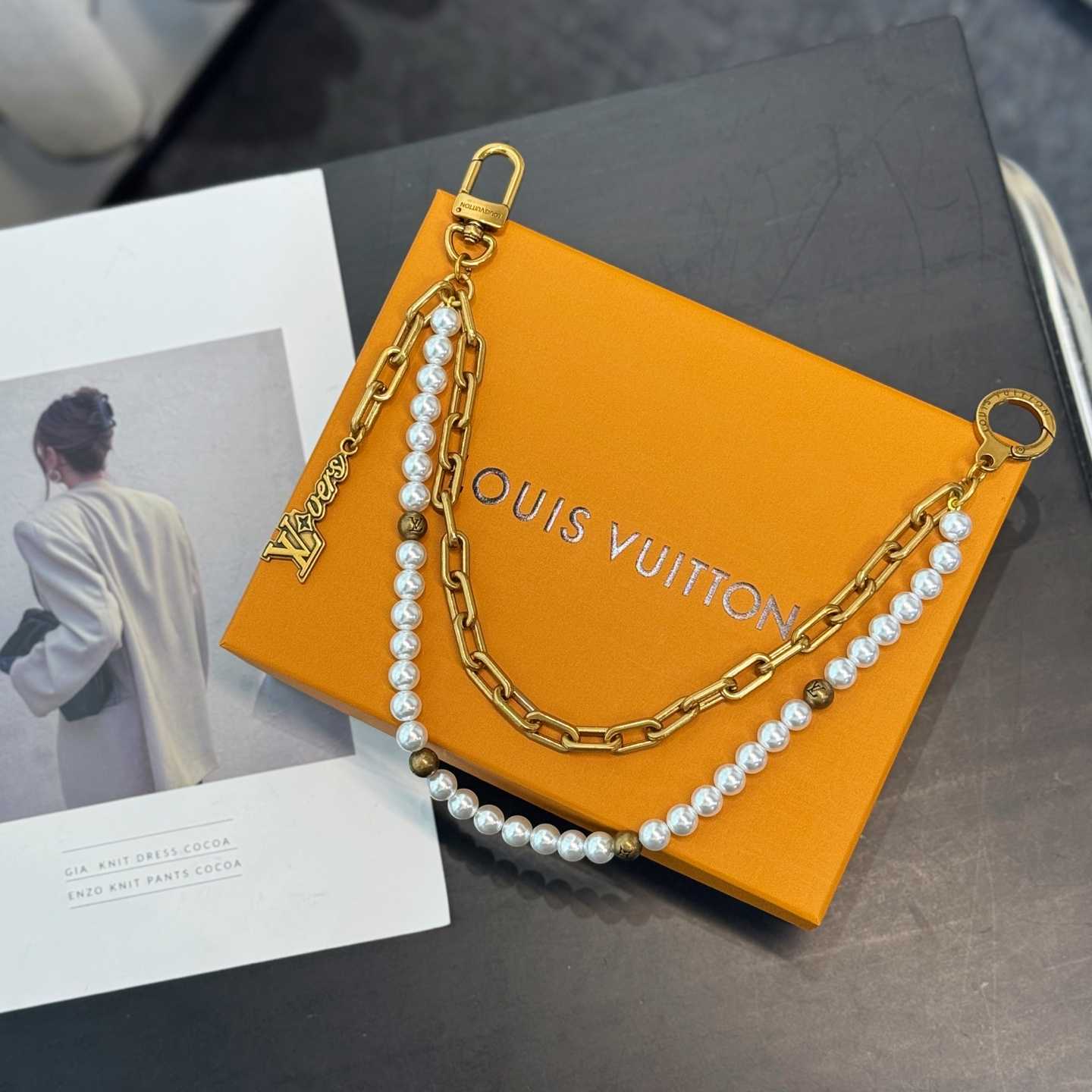 Louis Vuitton Chain Belt Pearls Bag Charm  M01689 - EUR FASHION