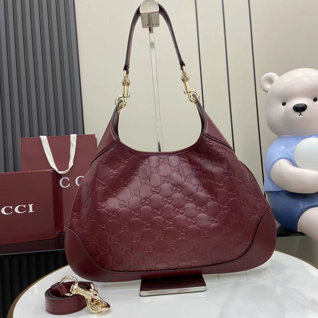 Gucci B Medium Shoulder Bag - EUR FASHION