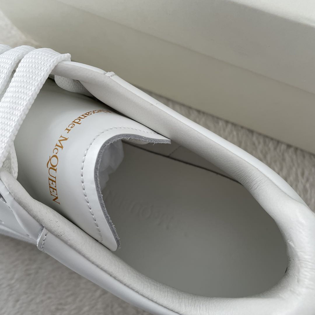 Alexander Mqueen Sneakers In White - EUR FASHION