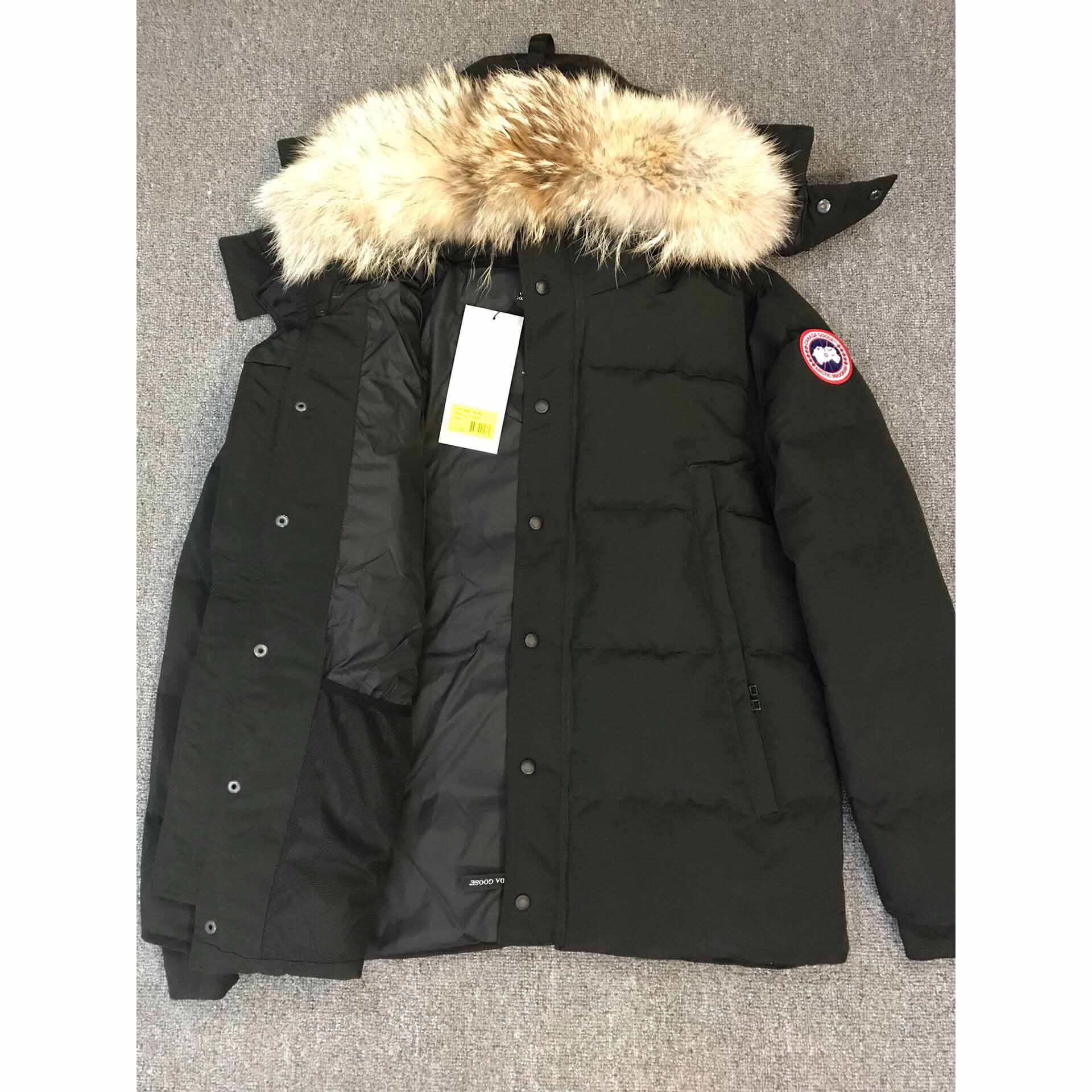 Canada Goose Black Down Jacket - EUR FASHION